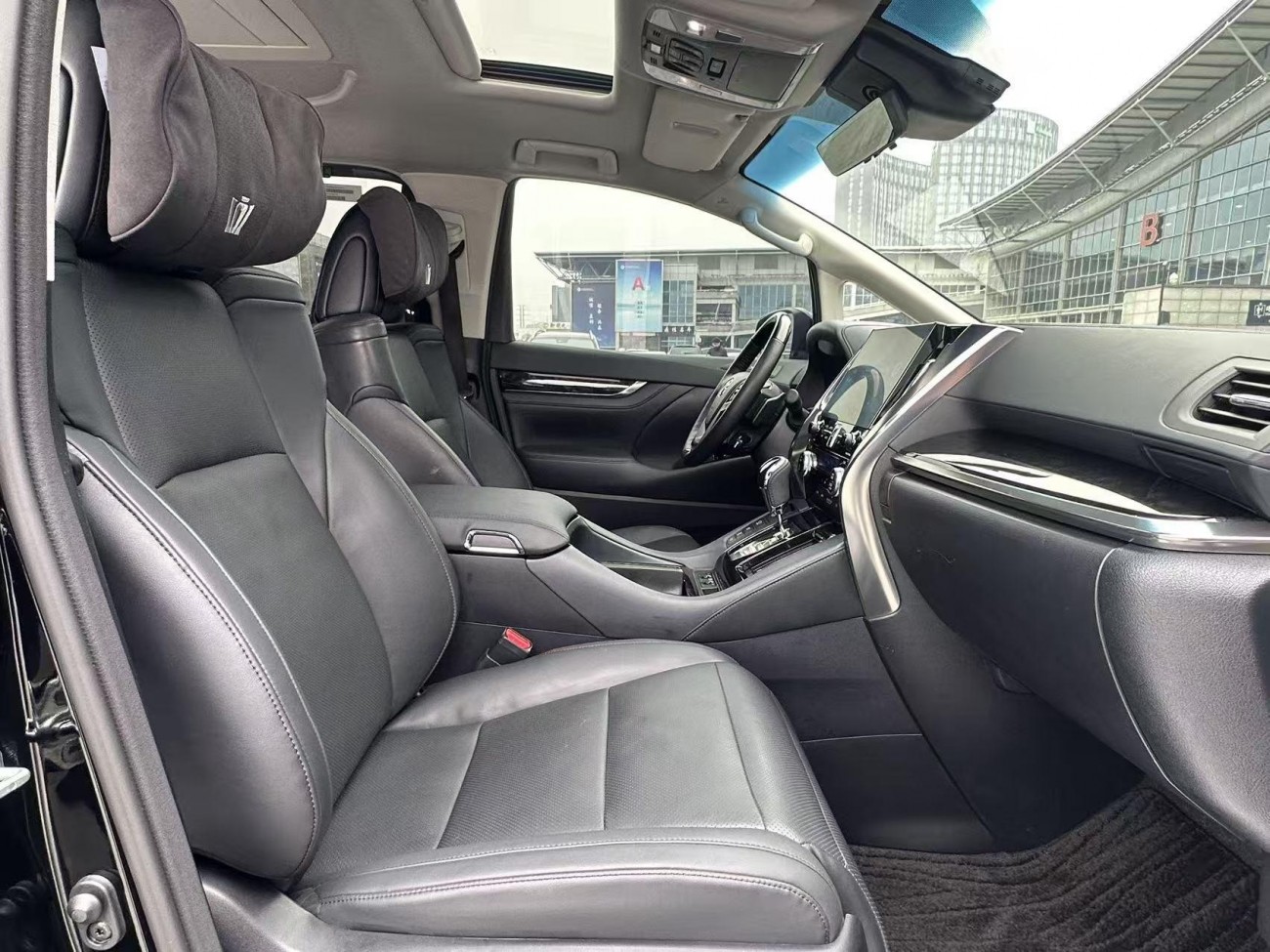 Toyota Vellfire 2023