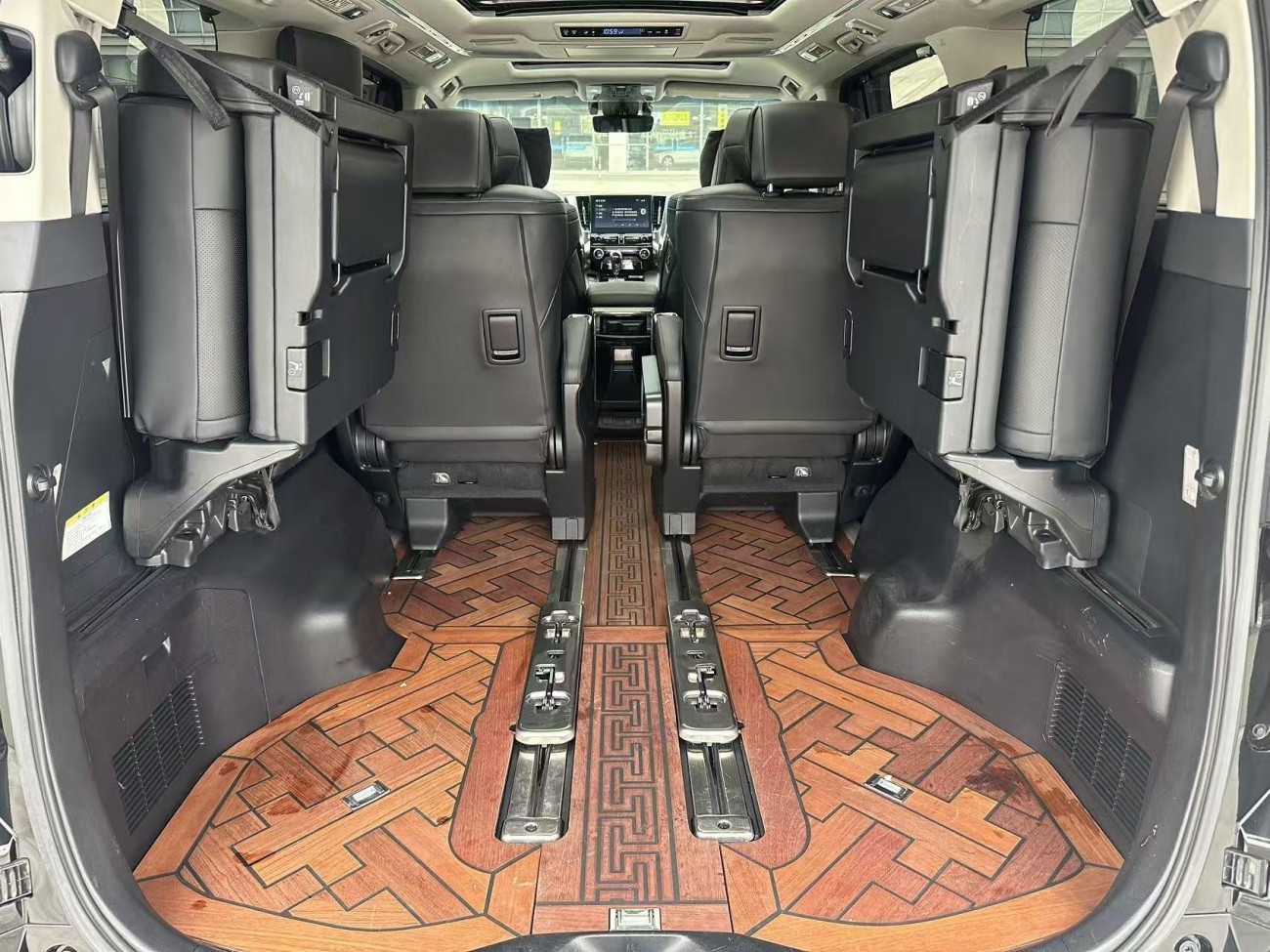 Toyota Vellfire 2023