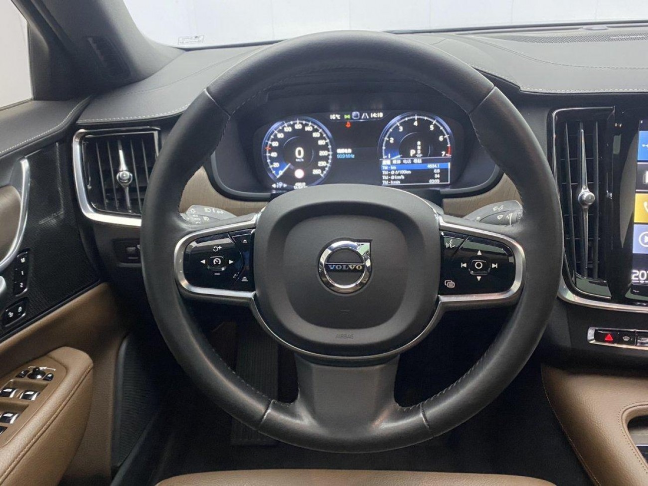 Volvo S90 2022