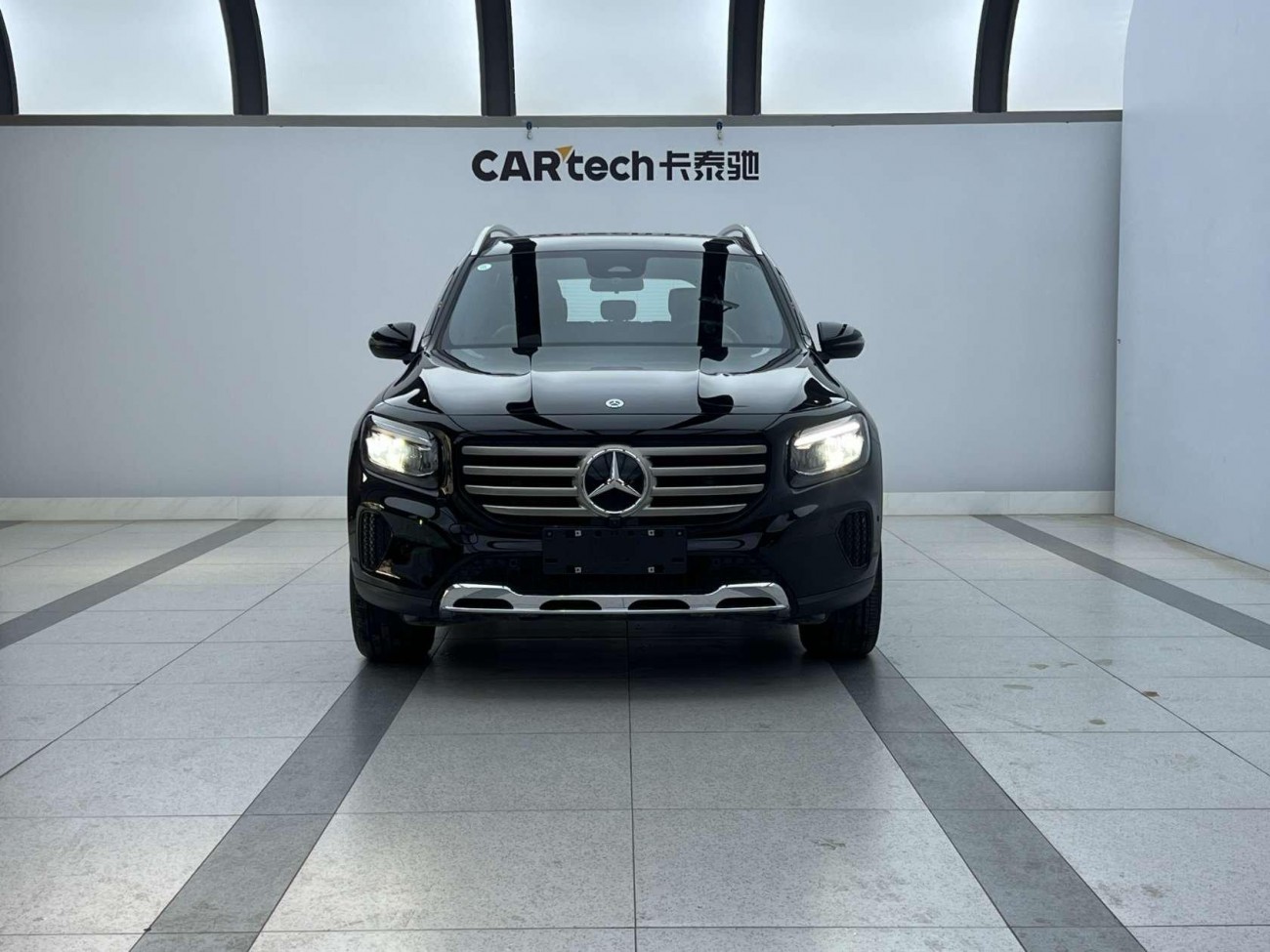 Mercedes-Benz GLB 2025