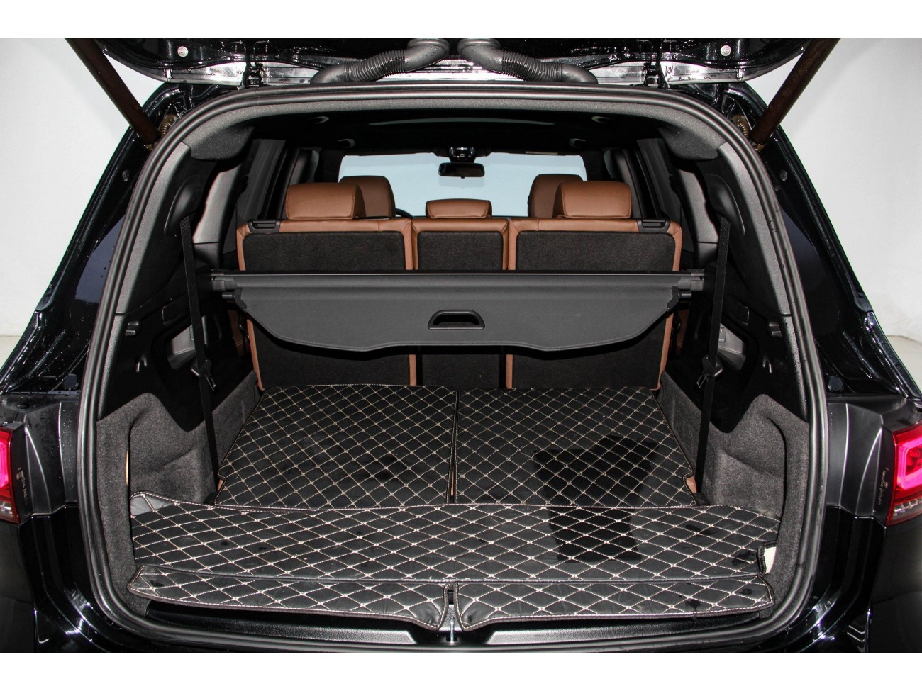 Mercedes-Benz GLB 2023