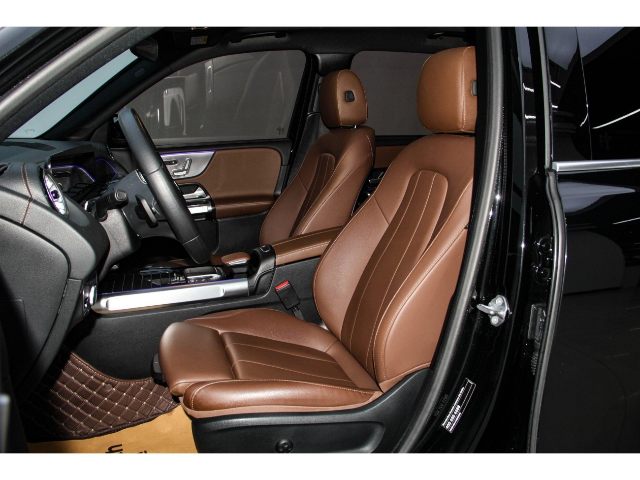 Mercedes-Benz GLB 2023