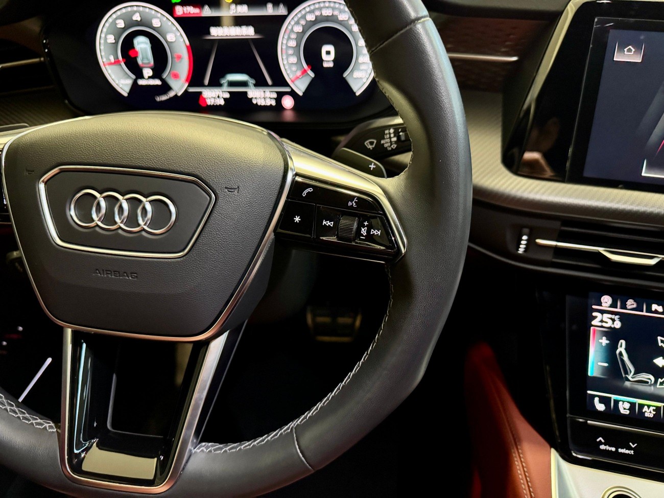 Audi Q6 45 TFSI 2024