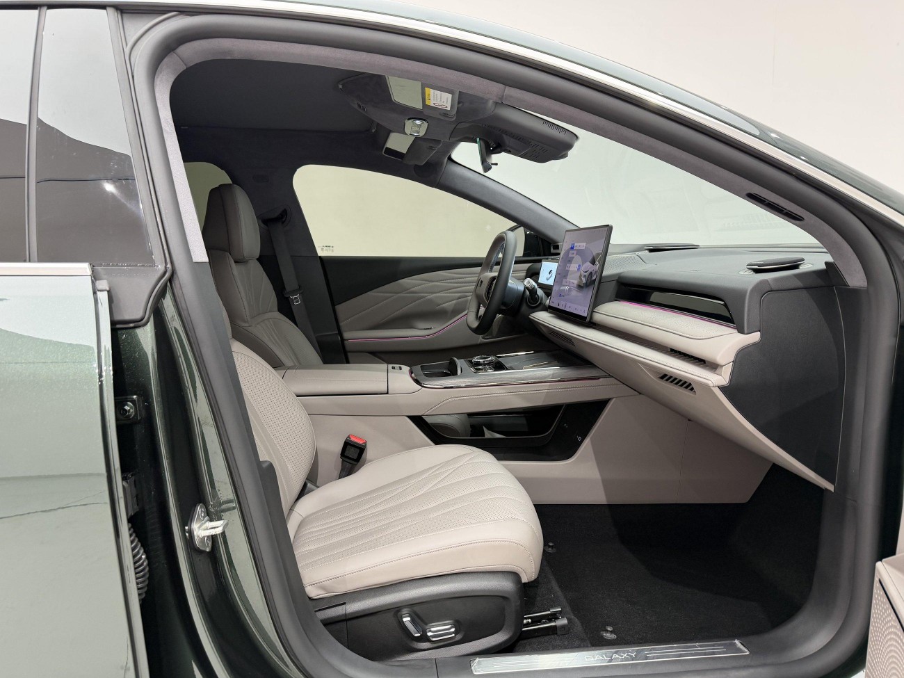 Geely Galaxy 8 2025