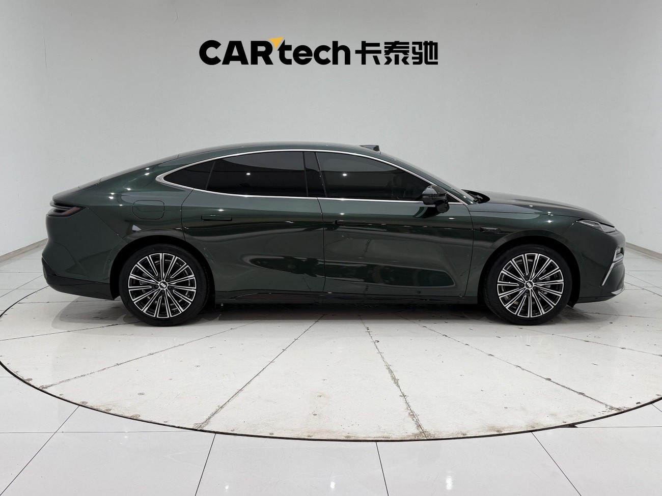 Geely Galaxy 8 2025