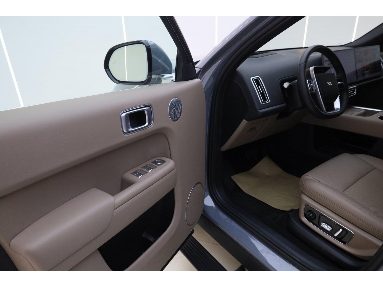Li Auto L8 2025