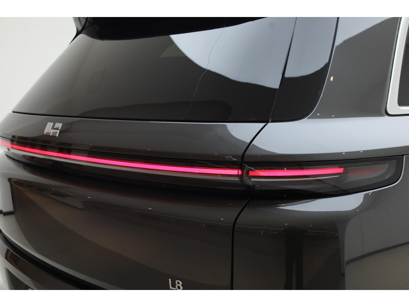 Li Auto L8 2025