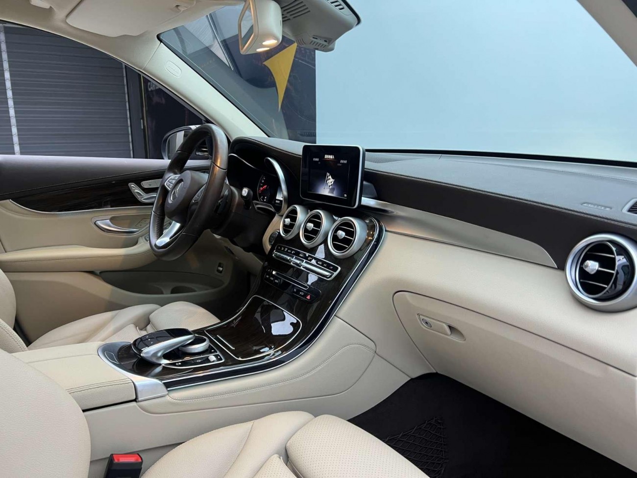 Mercedes-Benz GLC 260 L 2019