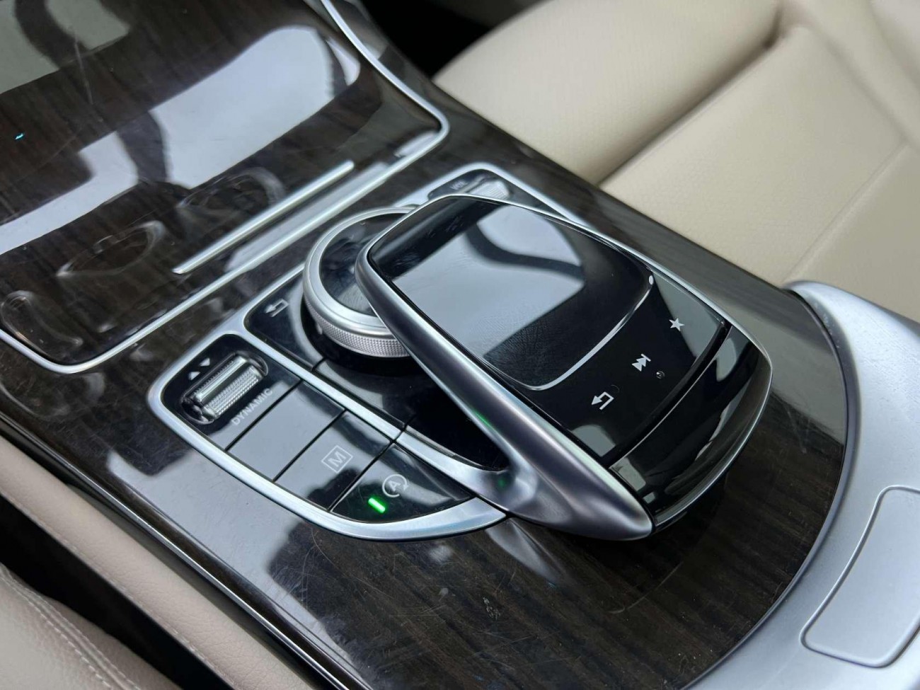 Mercedes-Benz GLC 260 L 2019