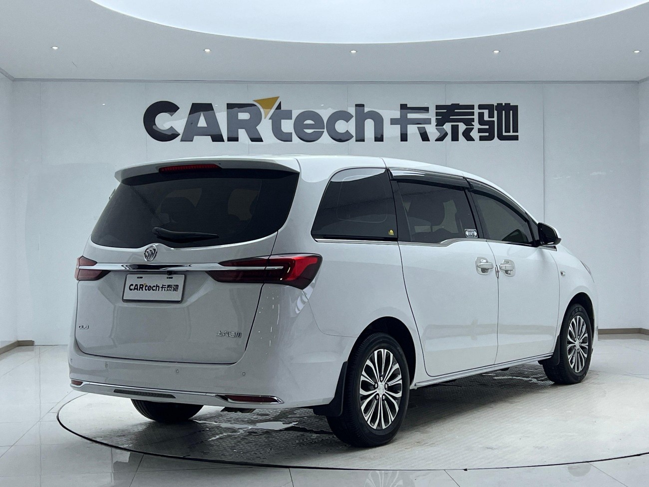 Buick GL8 2025