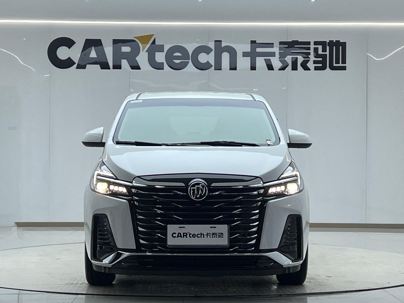Buick GL8 2025
