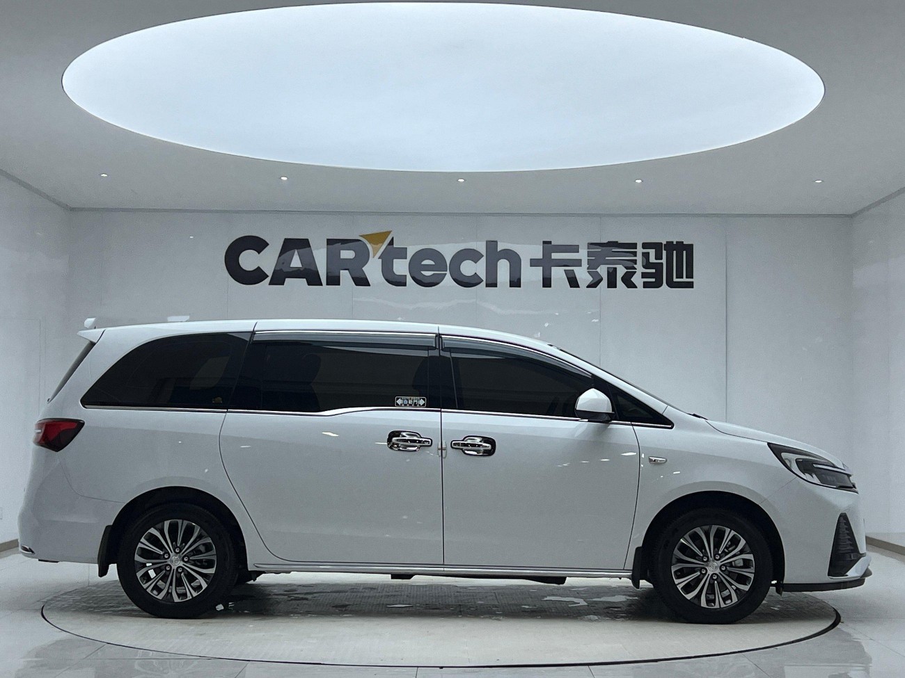 Buick GL8 2025