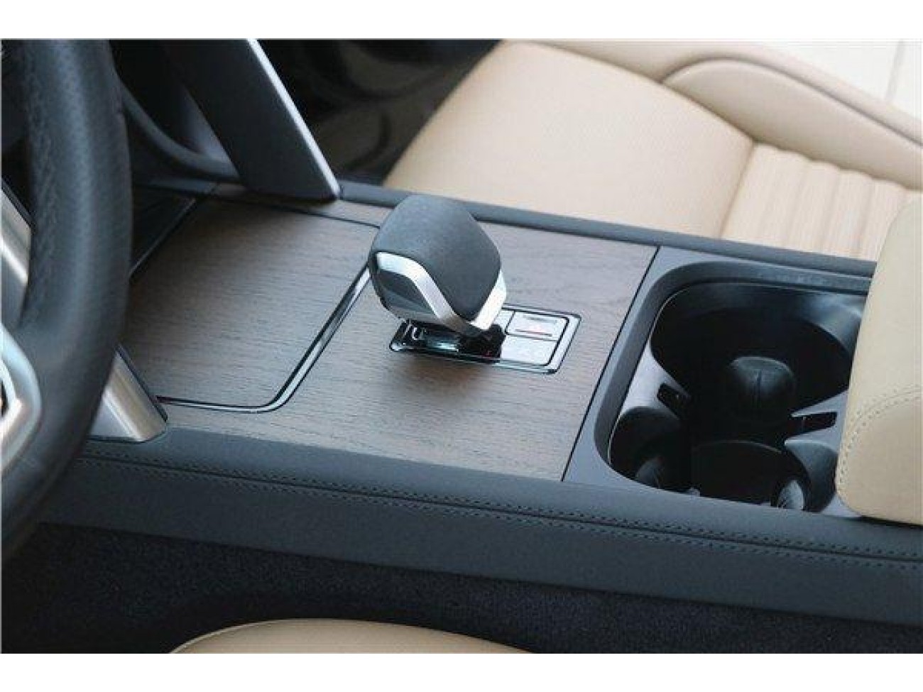 Land Rover Discovery Sport 2024