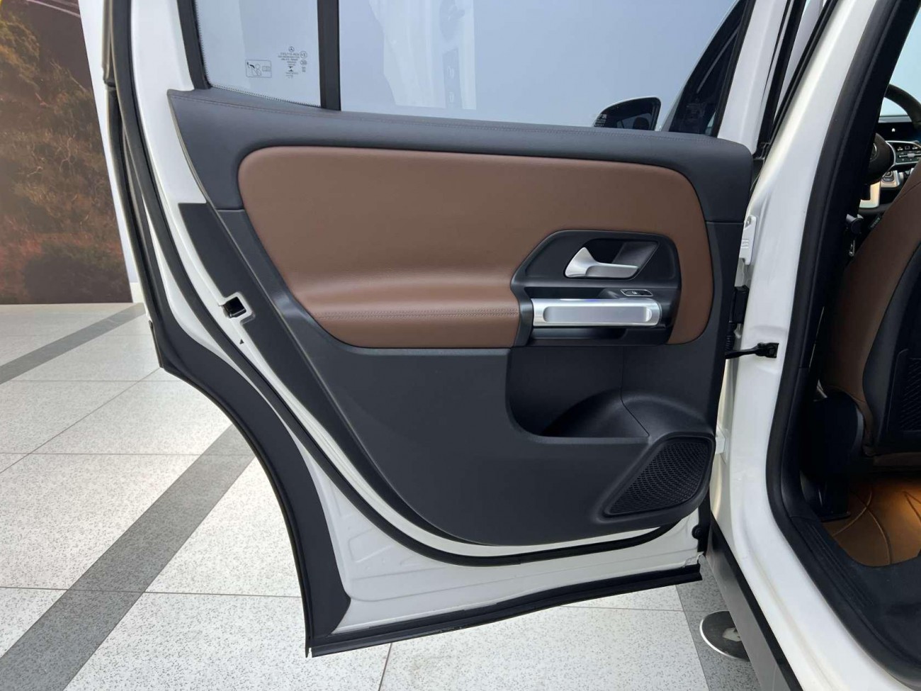 Mercedes-Benz GLB 2023