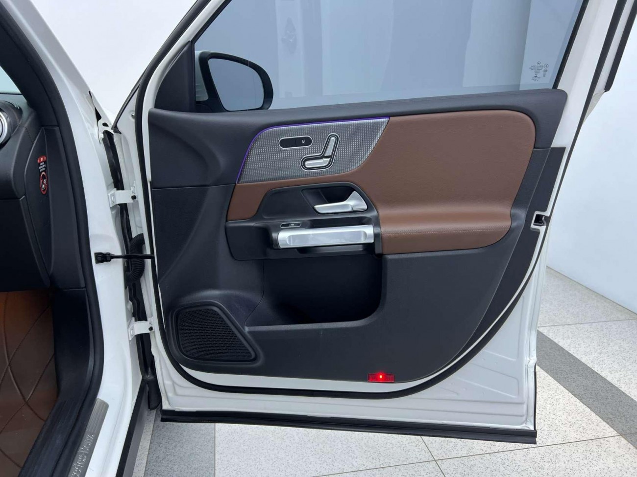 Mercedes-Benz GLB 2023