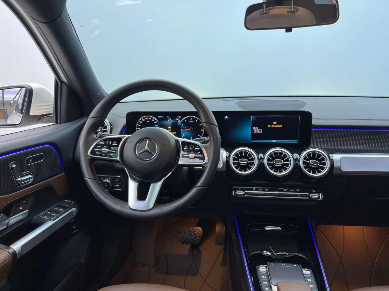 Mercedes-Benz GLB 2023