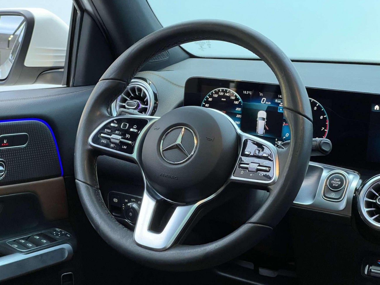 Mercedes-Benz GLB 2023