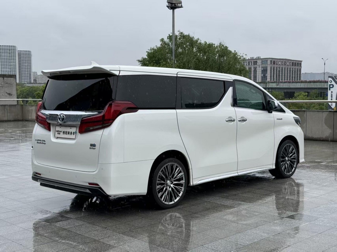 Toyota Alphard 2022