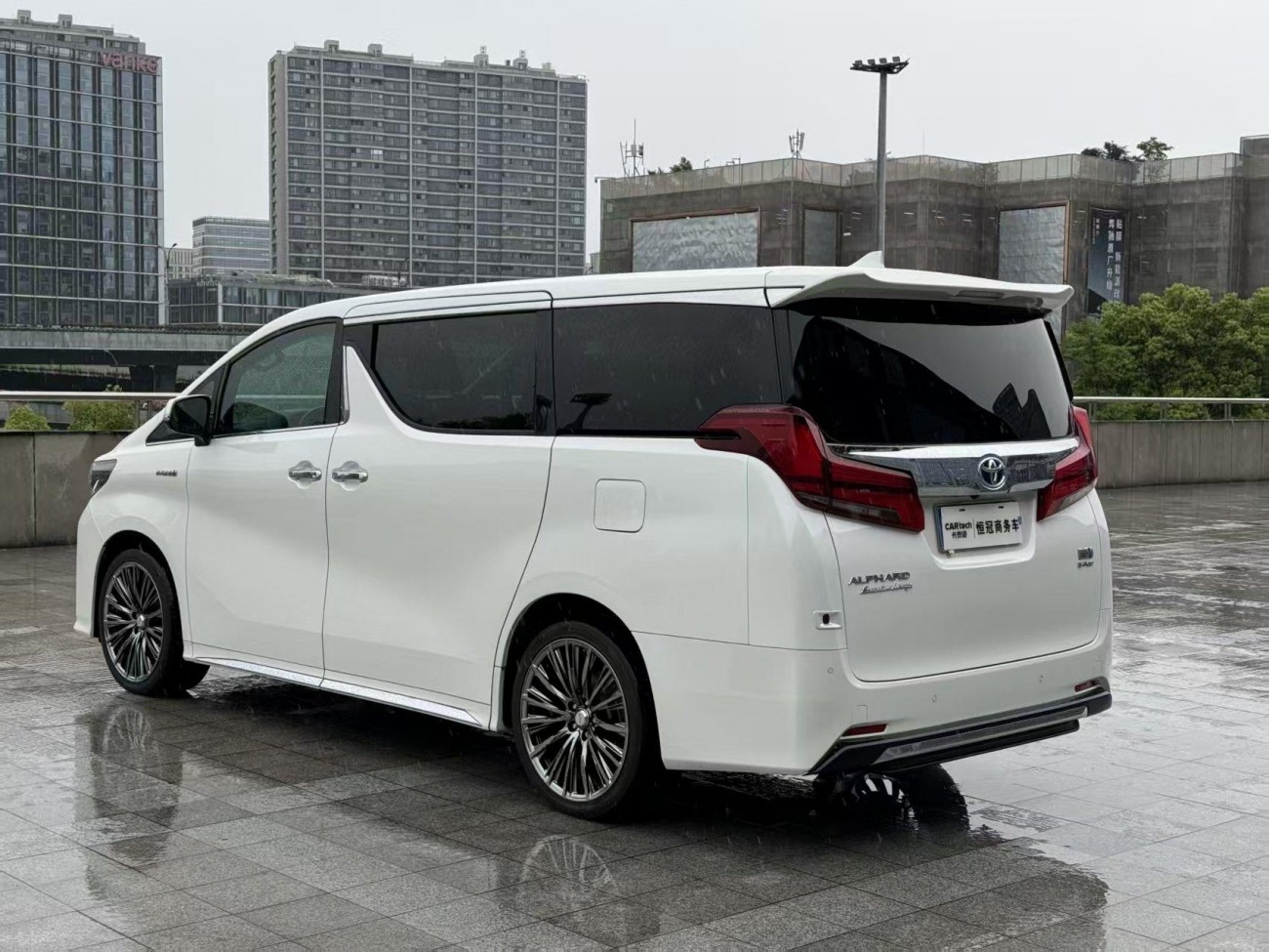 Toyota Alphard 2022