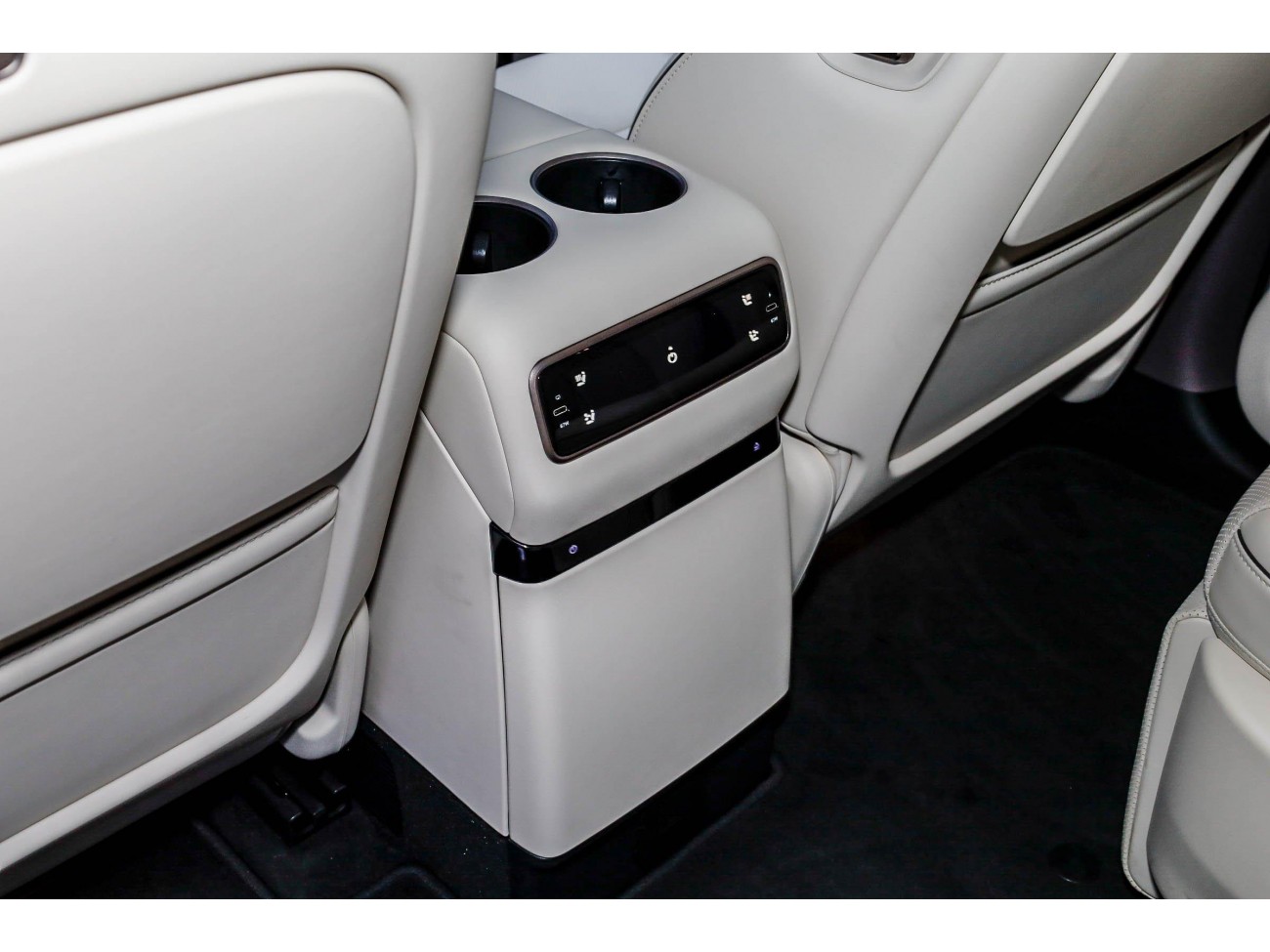 Li Auto i8 2025