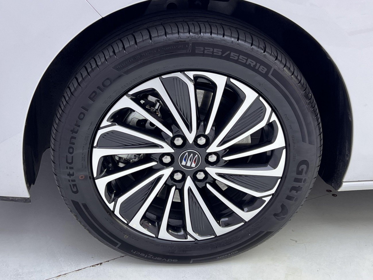 Buick GL8 2025