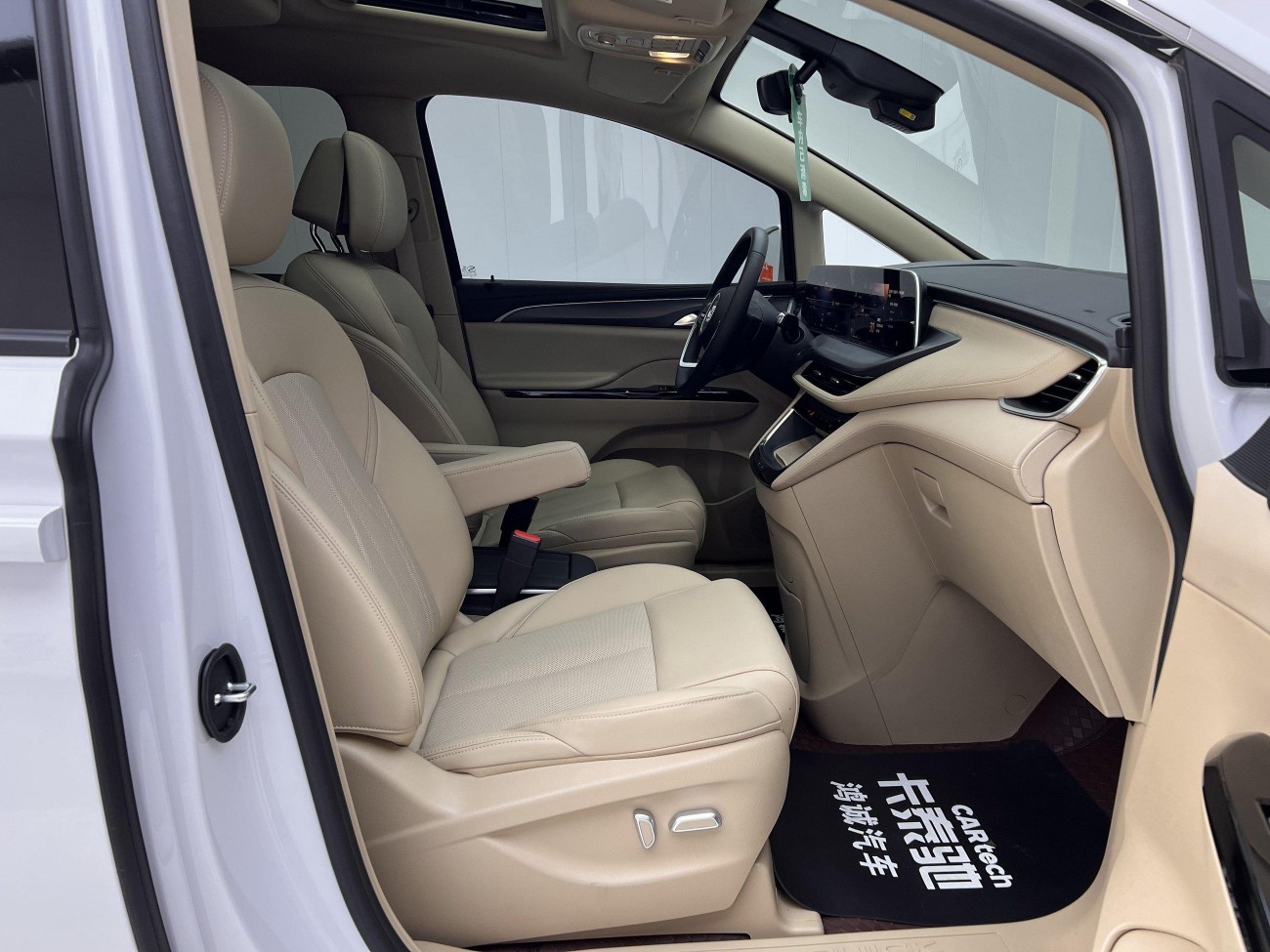 Buick GL8 2025