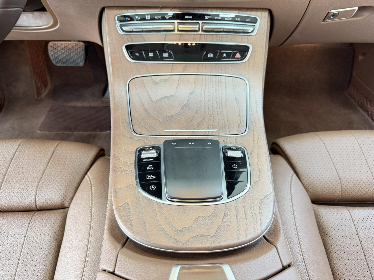 Mercedes-Benz E 300 L 2022