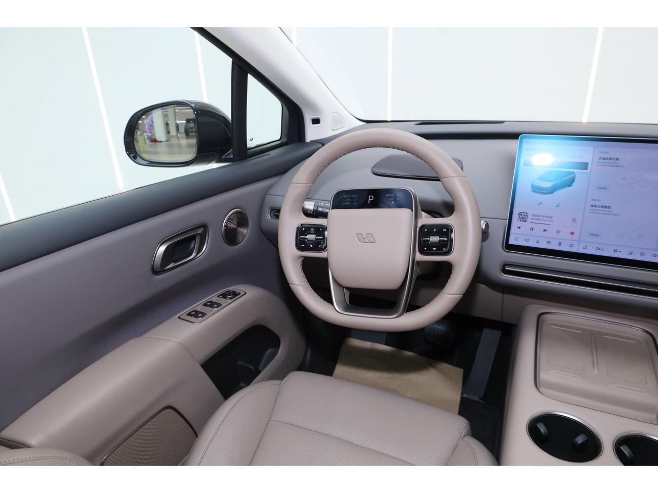 Li Auto i8 2025