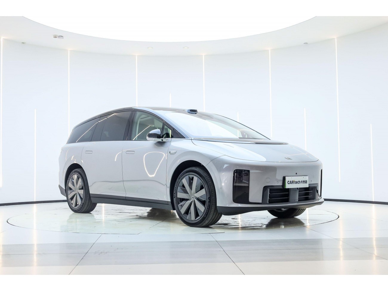 Li Auto i8 2025
