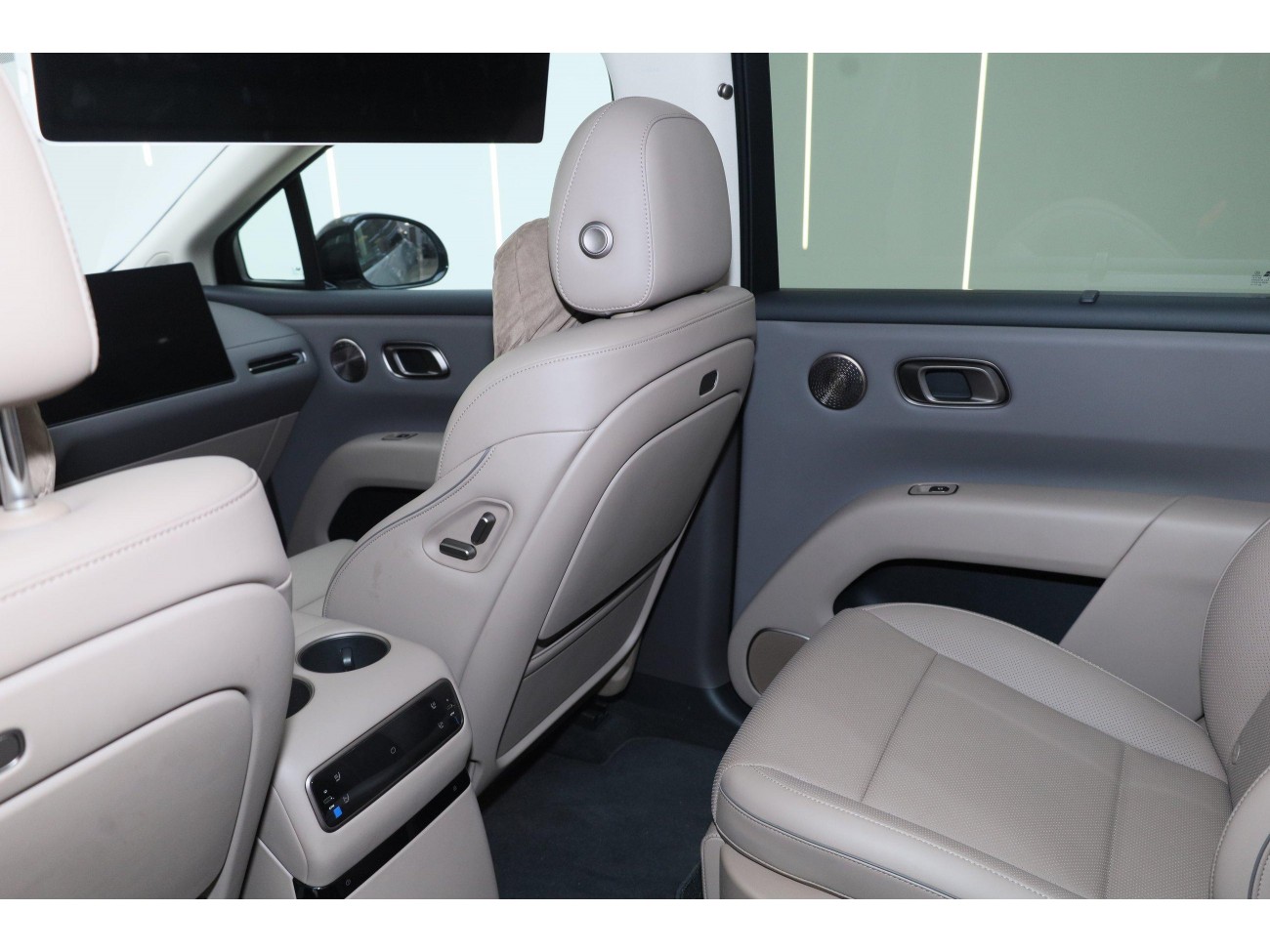 Li Auto i8 2025