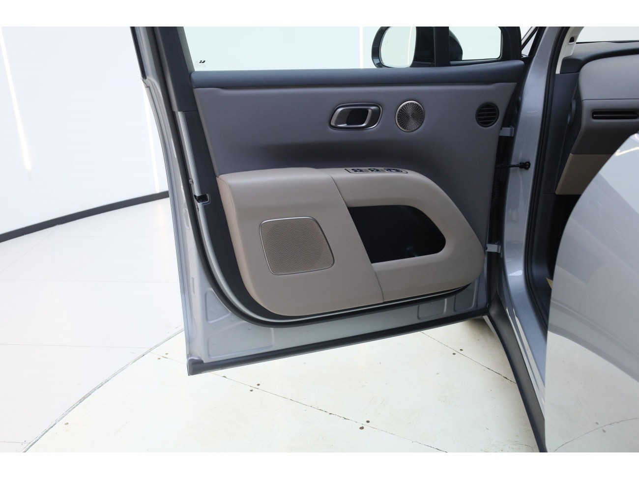 Li Auto i8 2025