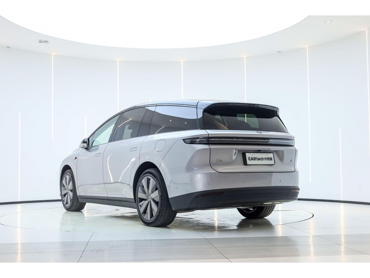 Li Auto i8 2025