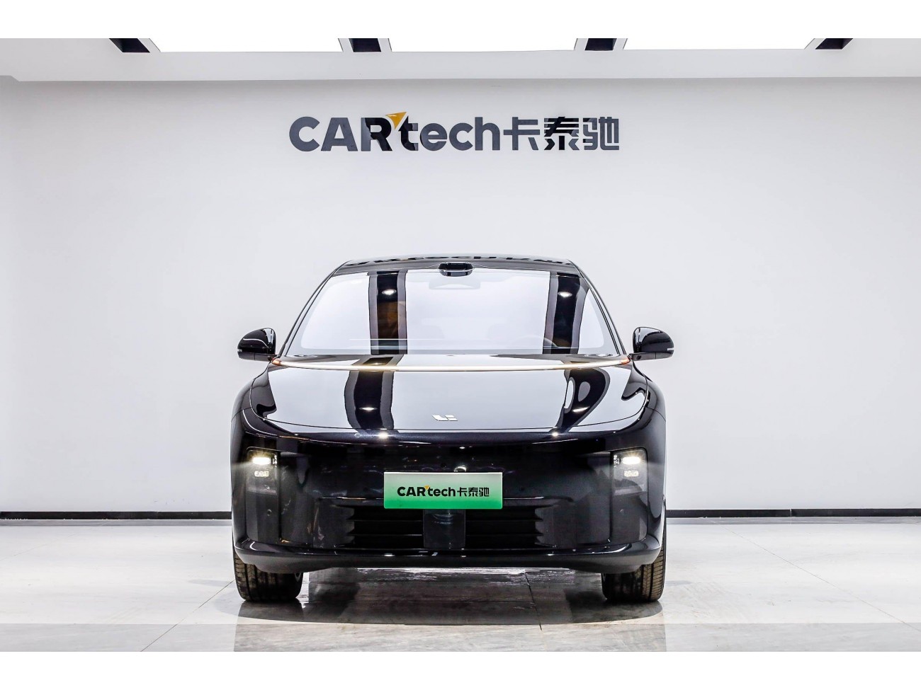 Li Auto i8 2025