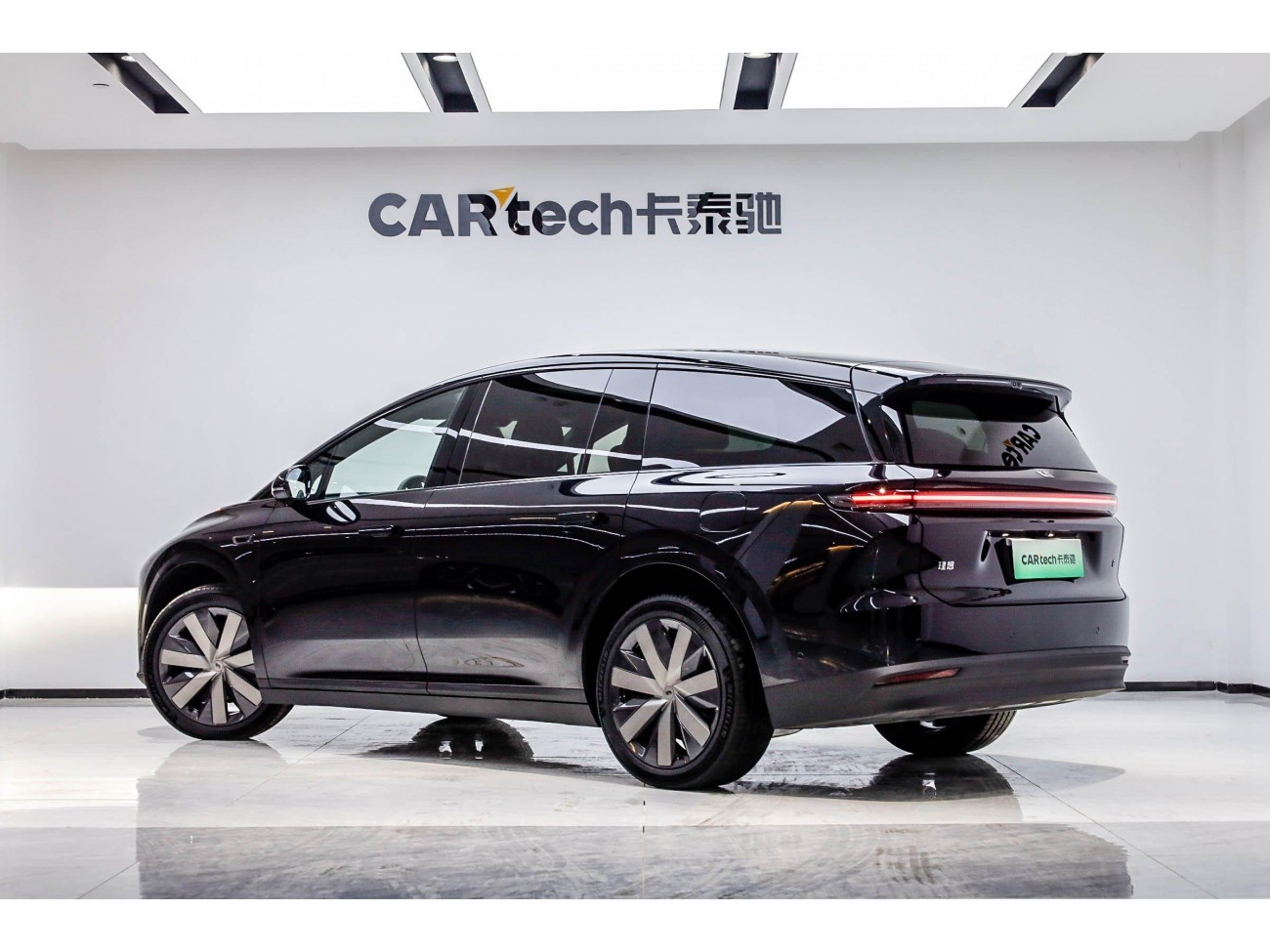 Li Auto i8 2025
