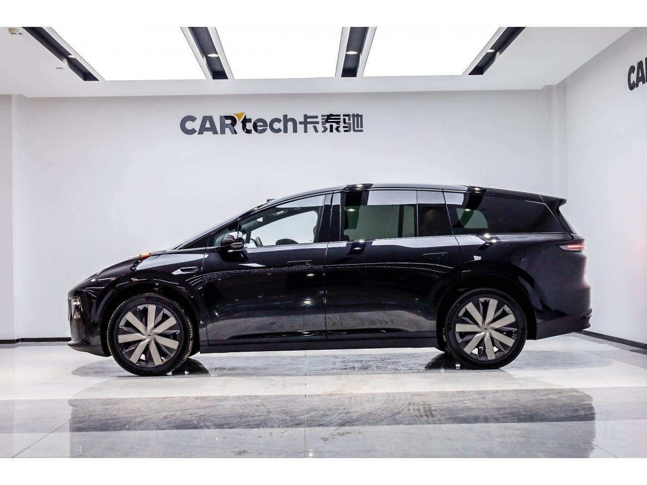 Li Auto i8 2025