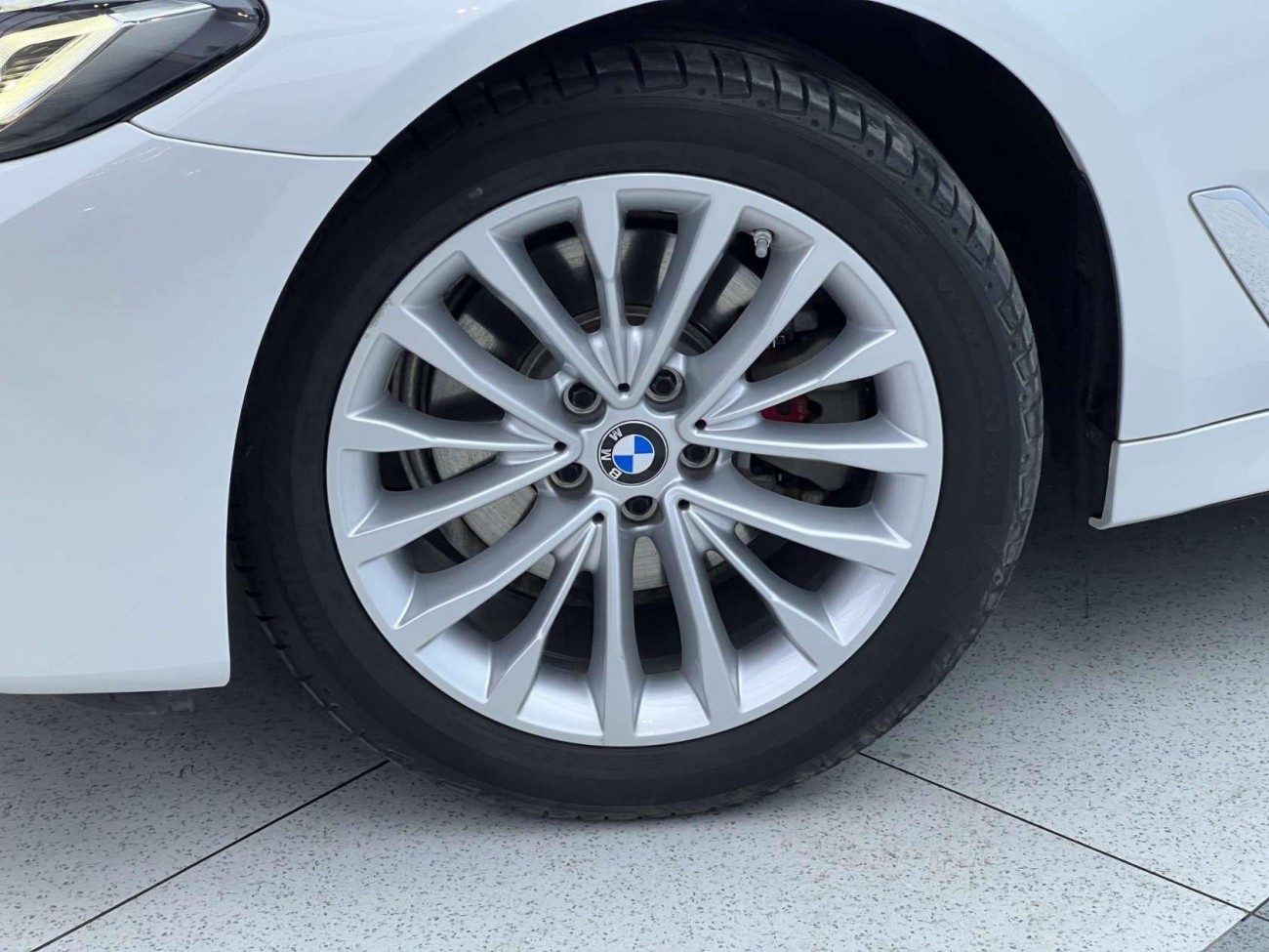 BMW 525Li 2021