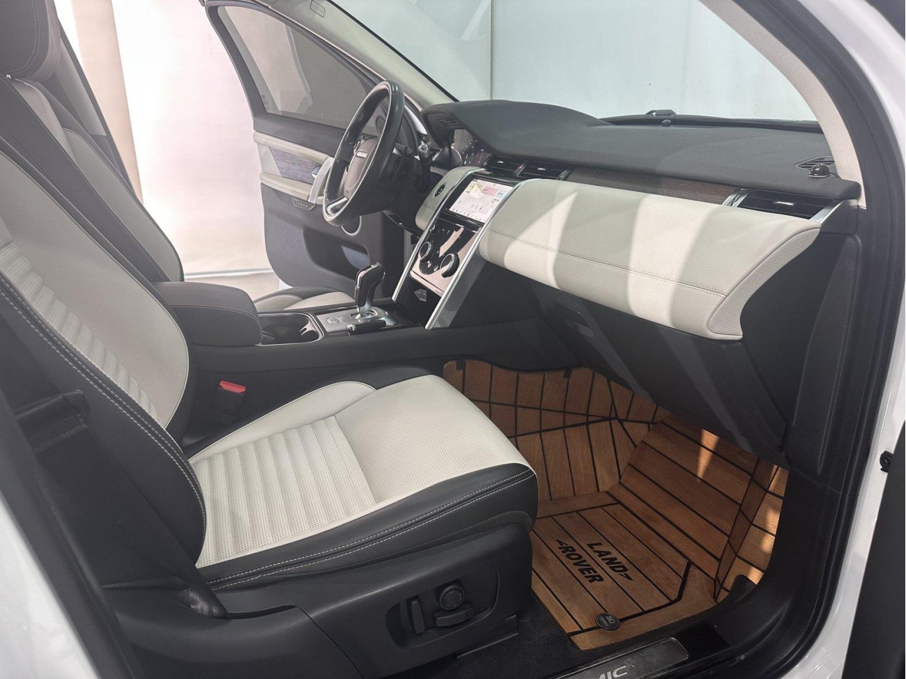 Land Rover Discovery Sport 2021