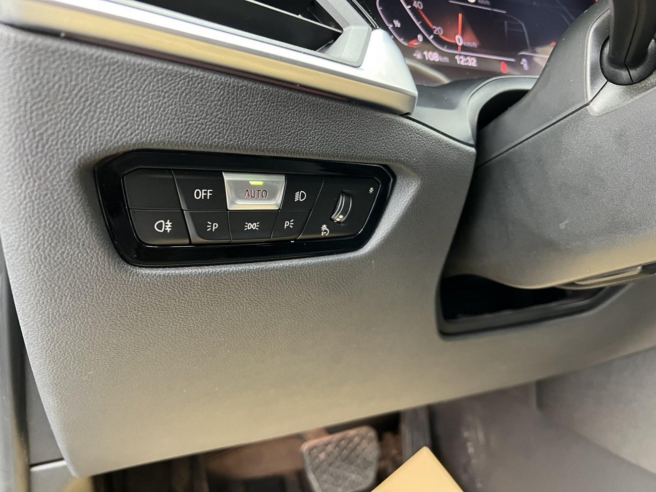 BMW 325Li 2020