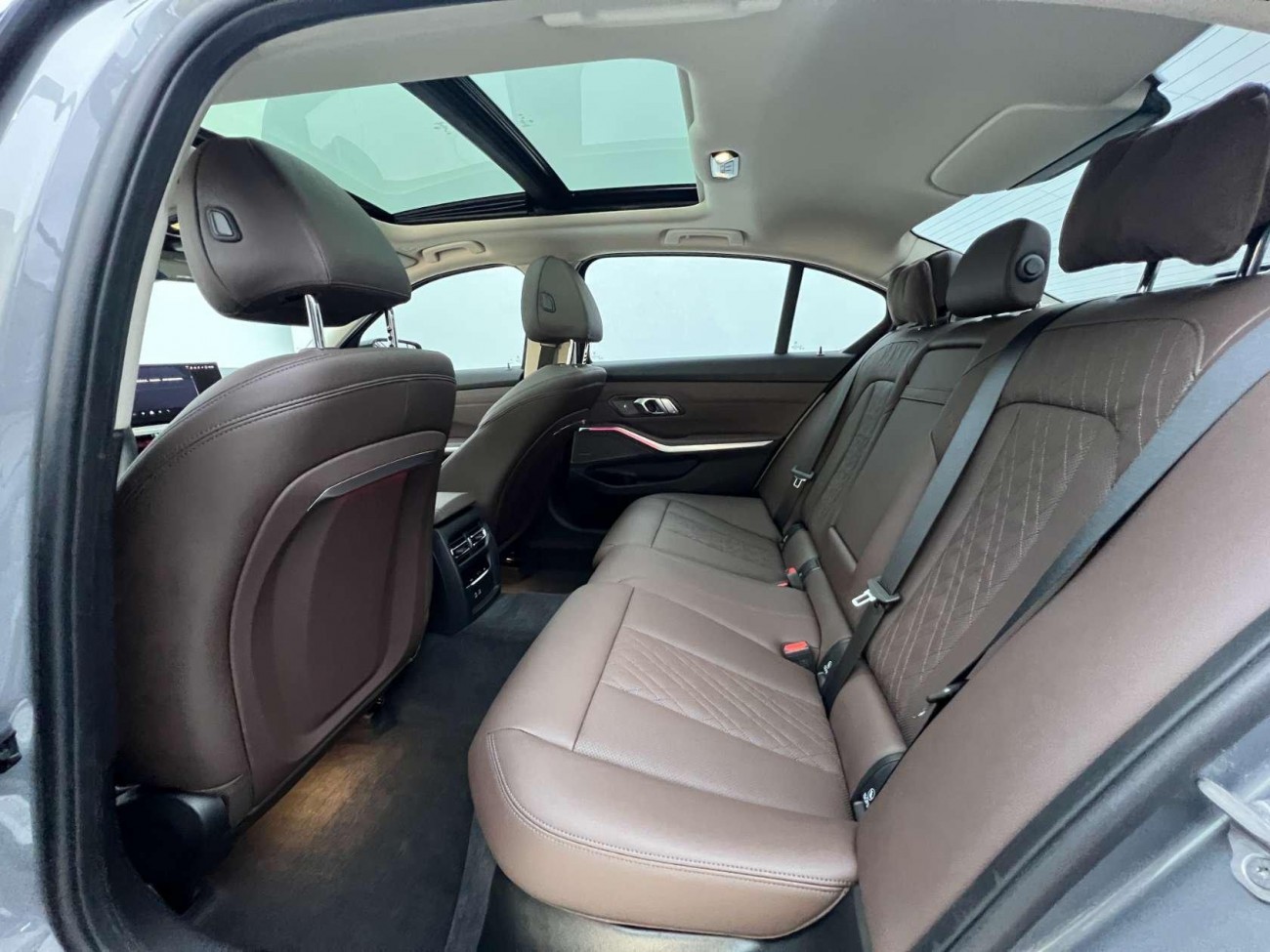 BMW 330Li 2025