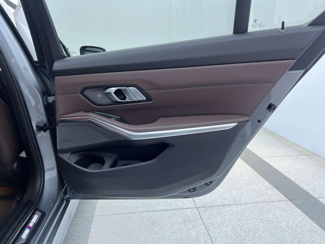 BMW 330Li 2025