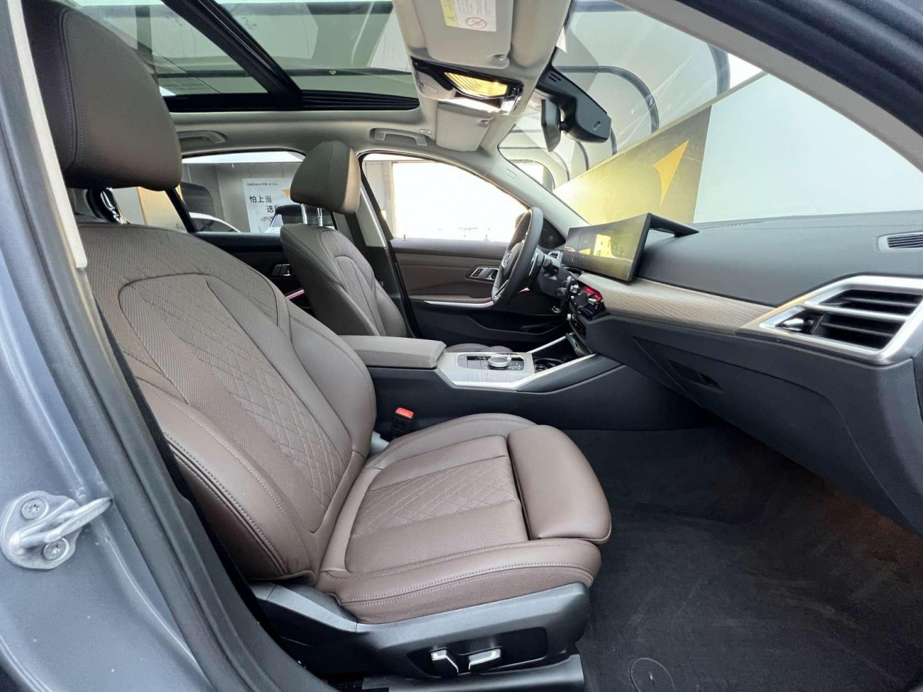 BMW 330Li 2025