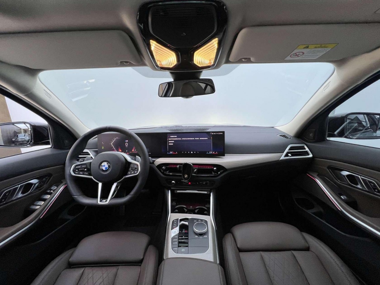 BMW 330Li 2025