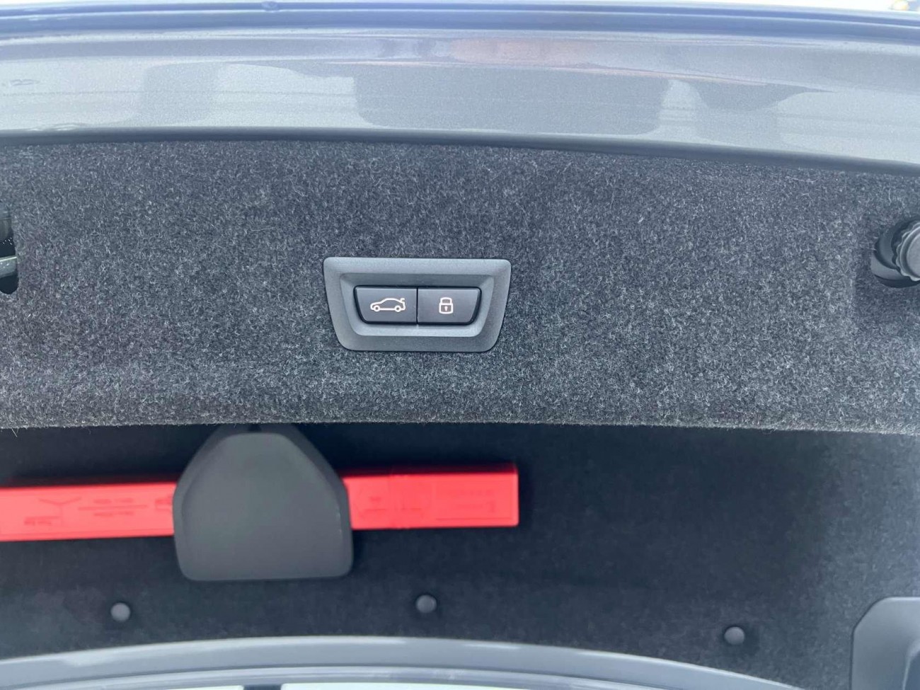 BMW 330Li 2025
