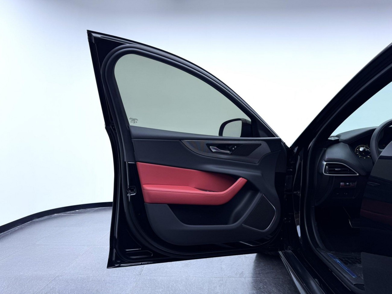 Jaguar XEL 2023