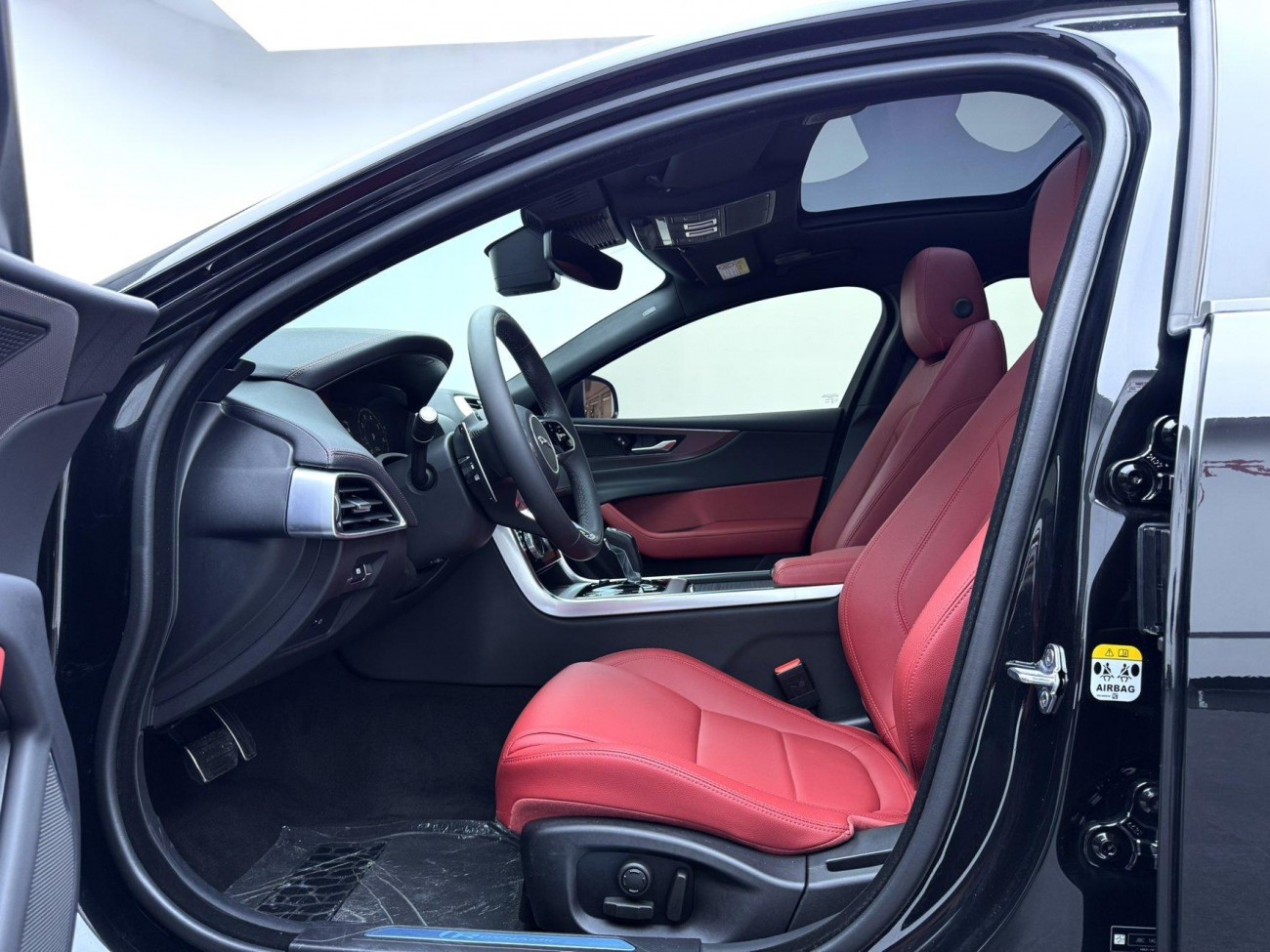 Jaguar XEL 2023