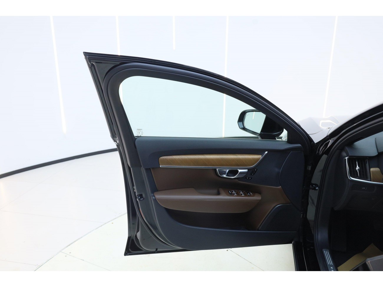 Volvo S90 2025