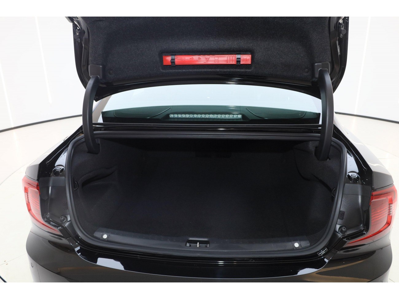 Volvo S90 2025