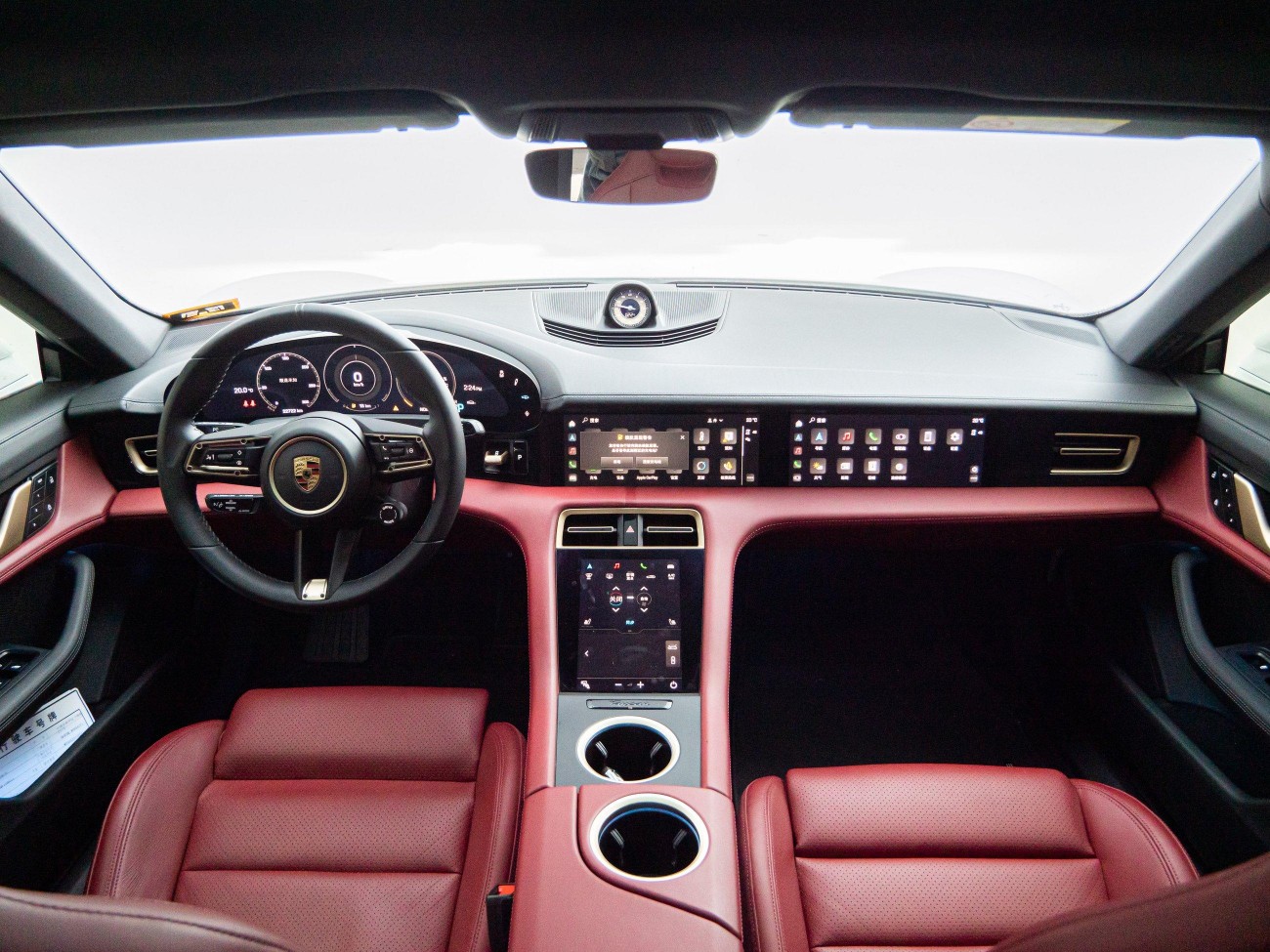 Porsche Taycan 2024