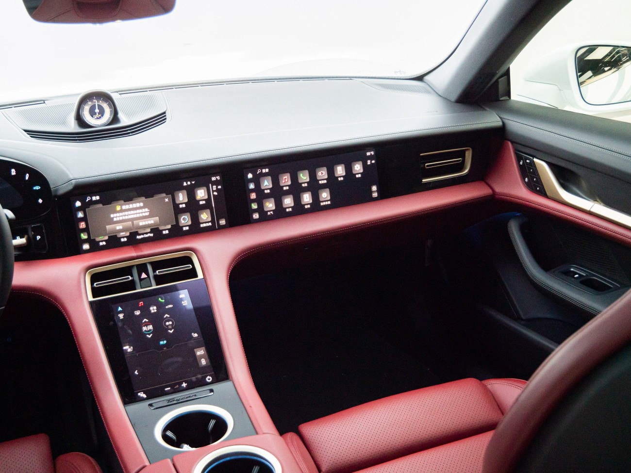 Porsche Taycan 2024