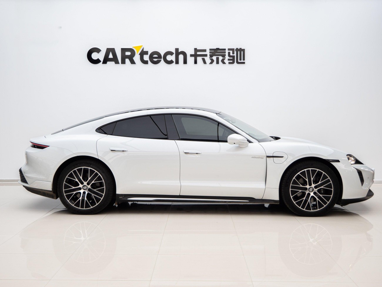 Porsche Taycan 2024